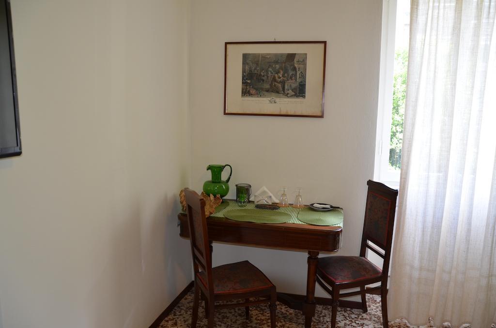Green Quercia Apartment Como Pokoj fotografie